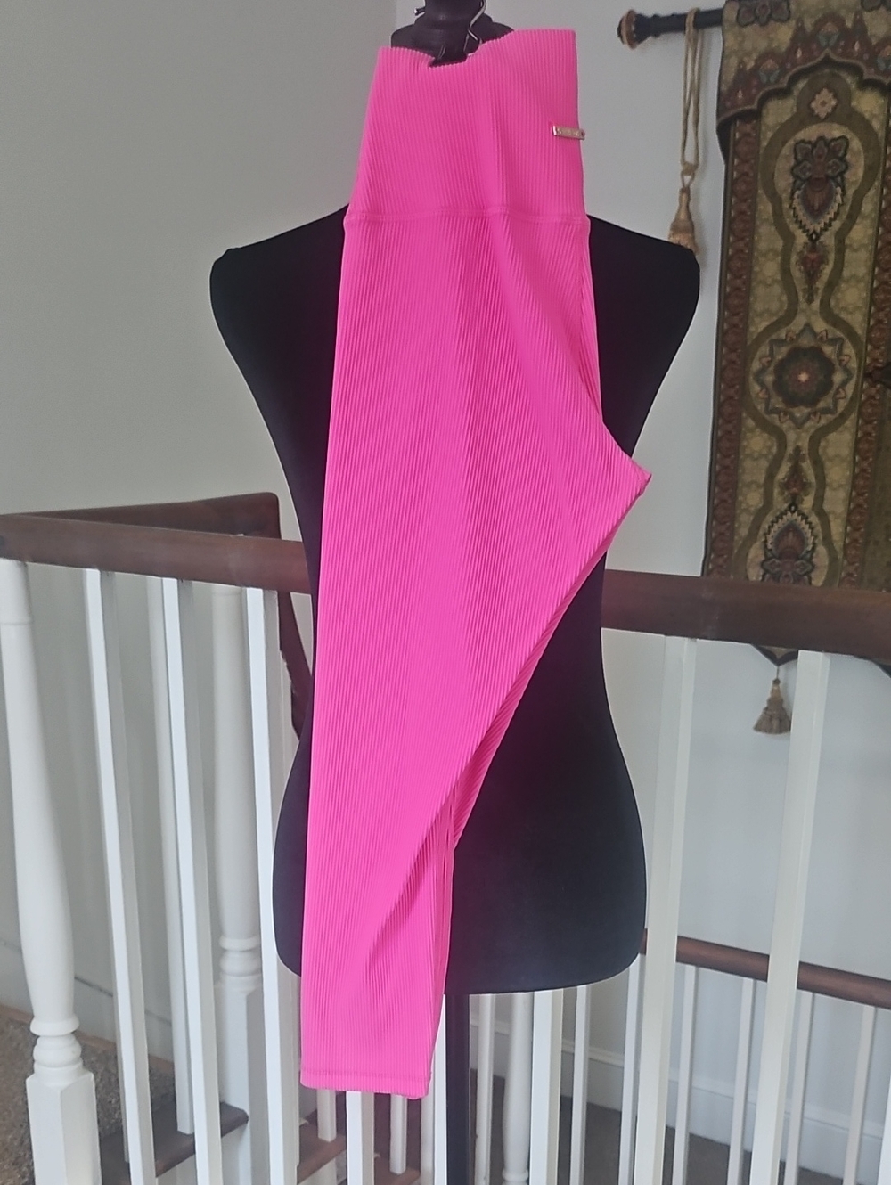 Zyia Ribbed Pink Capri Leggings
